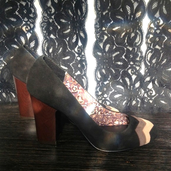 NWOB......MISSONI for TARGET PUMPS - Picture 2 of 5